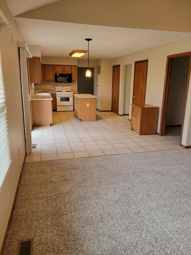 Building Photo - 2843 Minuteman Ct