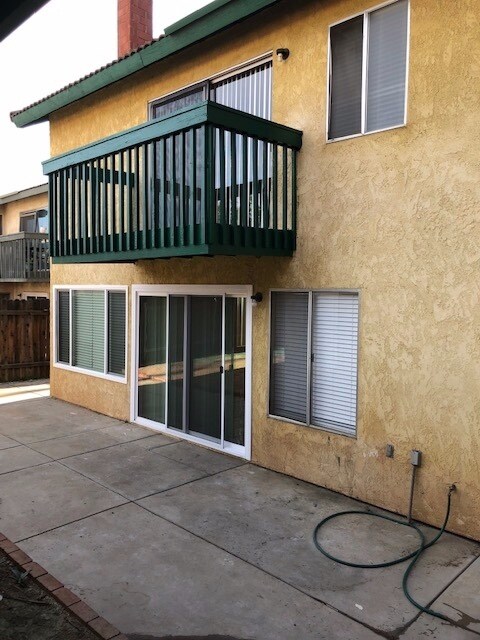 Building Photo - 23778 Parkland Ave