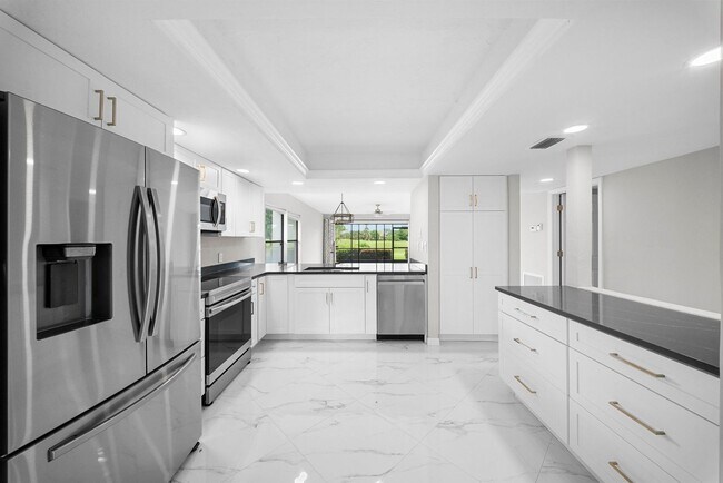 Building Photo - 16472 Timberlakes Dr