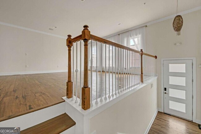 Building Photo - 860 Stonehill Ln