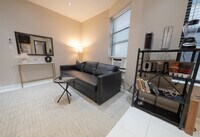 Building Photo - 5 W 101st St