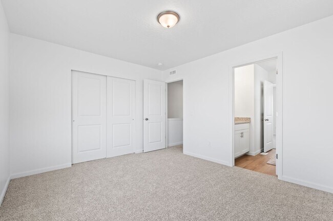 Building Photo - NEW Saratoga Springs Home