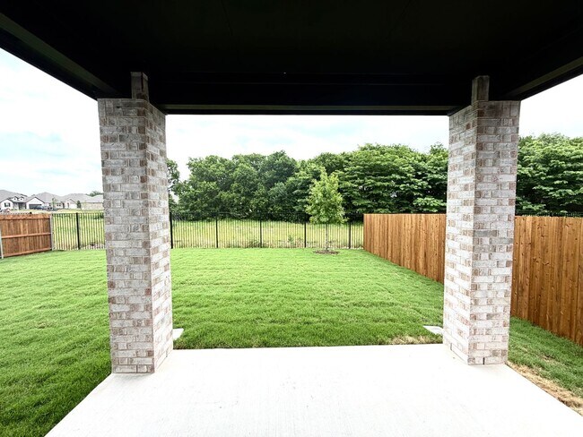 Building Photo - New Construction 5 Bedrooms backs to greenbelt!