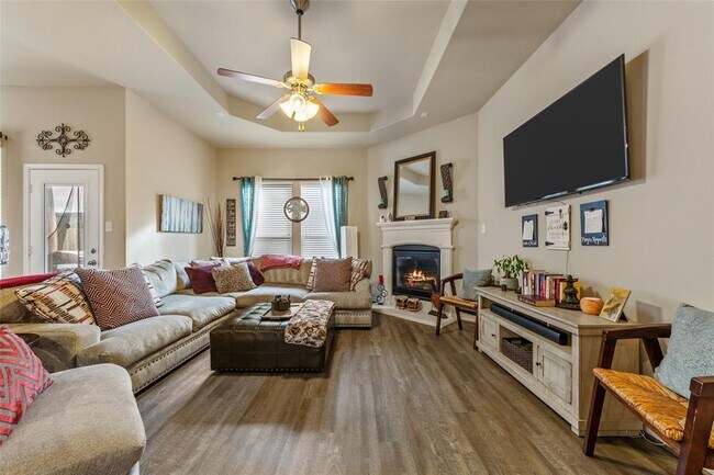Building Photo - 932 Lake Cypress Ln