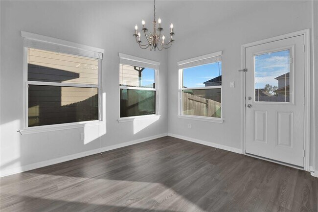 Building Photo - 13010 Laura Lake Dr