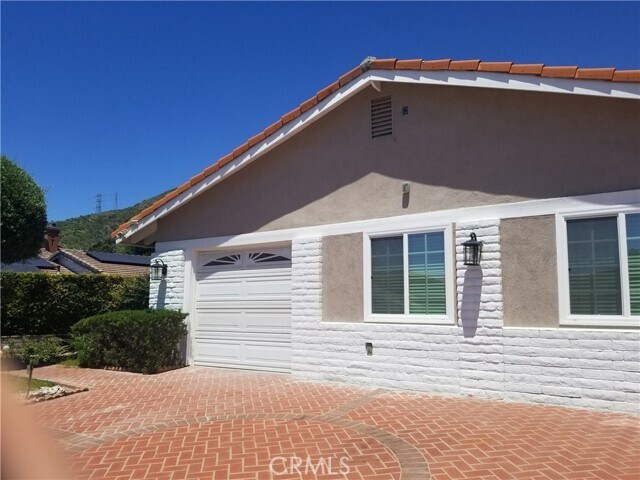 Building Photo - 3343 Tannencrest Dr