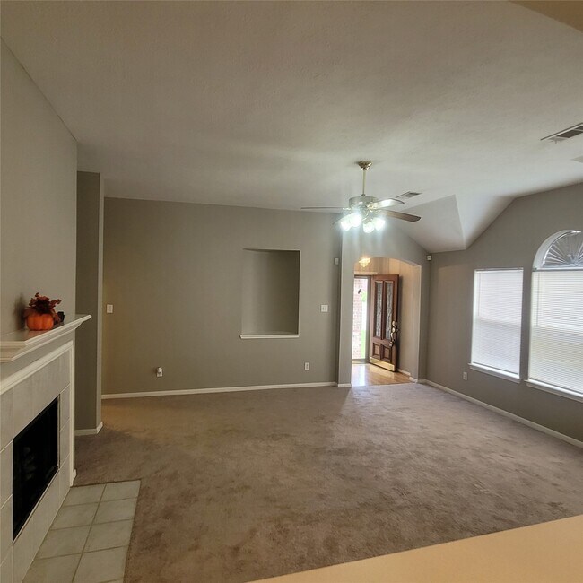 Building Photo - 1411 Hunter Ridge Ct