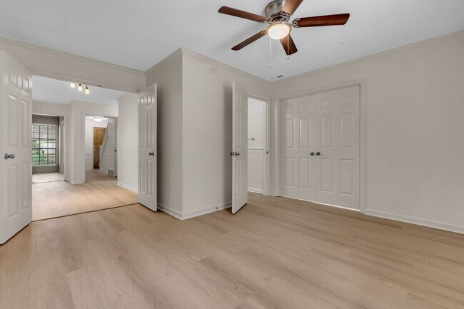 Building Photo - 6503 Evergreen Dr