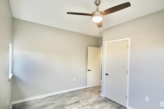 Building Photo - 2214 N Newhall St
