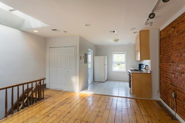 Building Photo - 294 Pavonia Ave