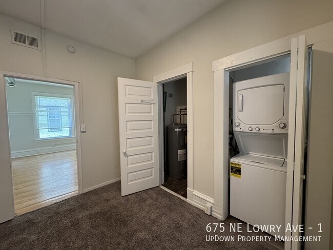 Building Photo - 675 NE Lowry Ave