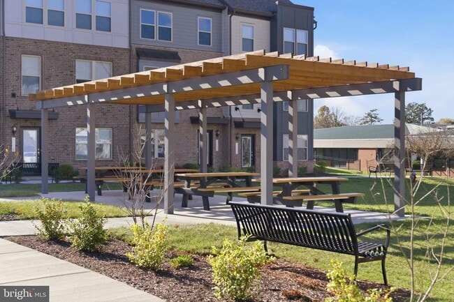 Building Photo - 2136 Glacier Rd