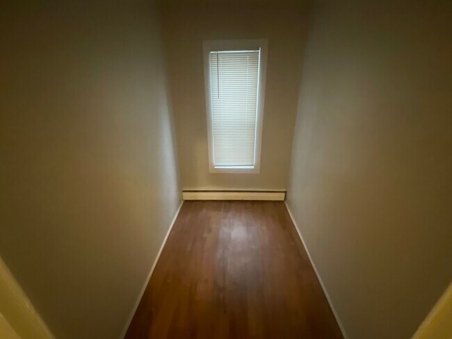 Building Photo - 187 Worcester St