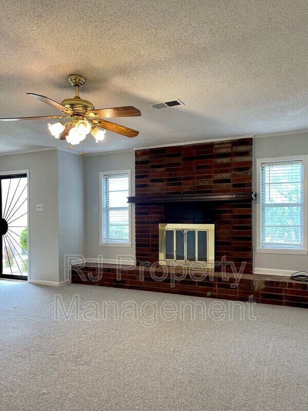 Building Photo - 5414 Hayes Rd