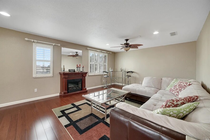 Building Photo - 332 Ring Neck St