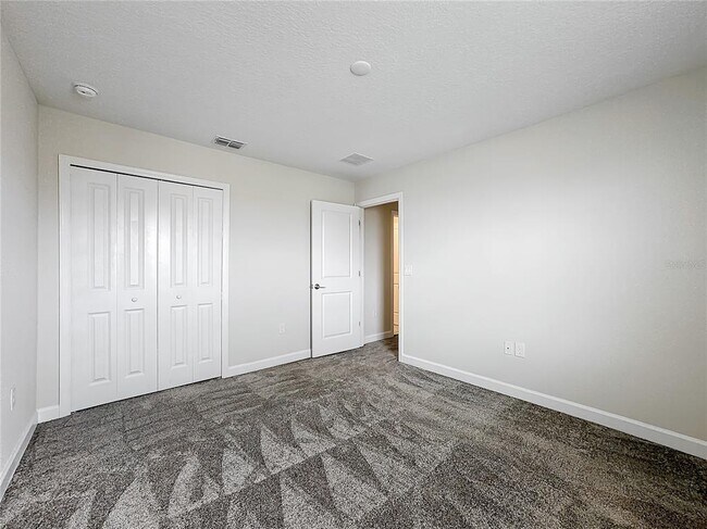 Building Photo - 8886 FALLEN OAK Dr