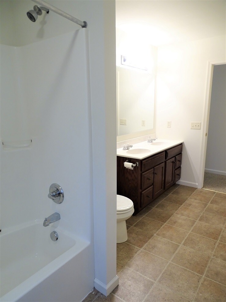 Building Photo - 144 Gable Dr