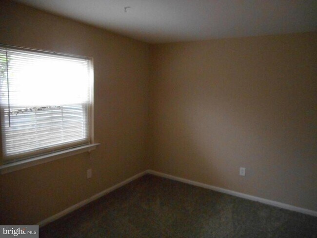 Building Photo - 3825 Tremayne Terrace