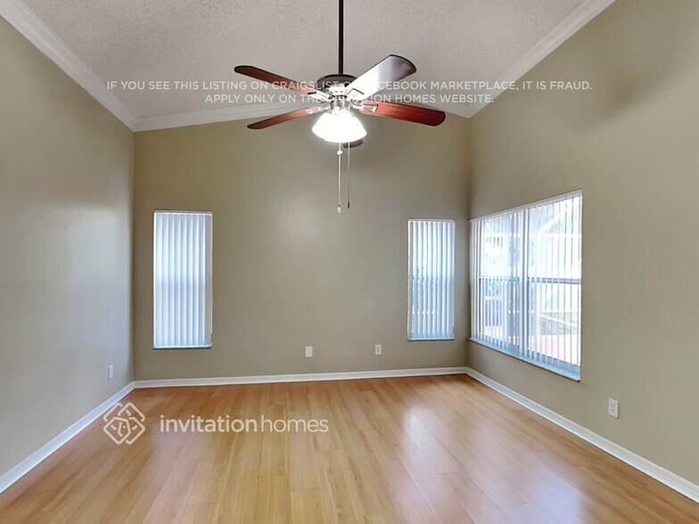 Building Photo - 2833 SW 183rd Ave