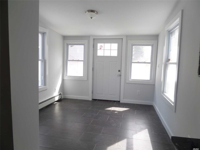 Building Photo - 266 Pearl St