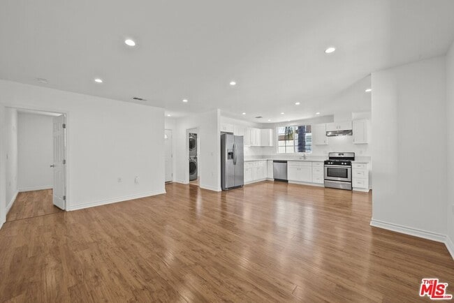 Building Photo - 6712 Cedros Ave