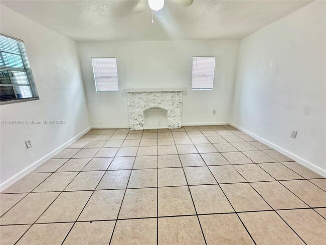 Building Photo - 6136 N Miami Ave