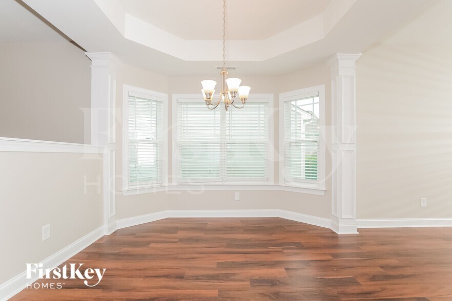 Building Photo - 121 Wintergreen Ct