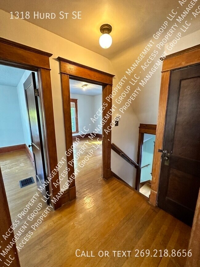 Building Photo - Eastown Three Bedroom Clean Home