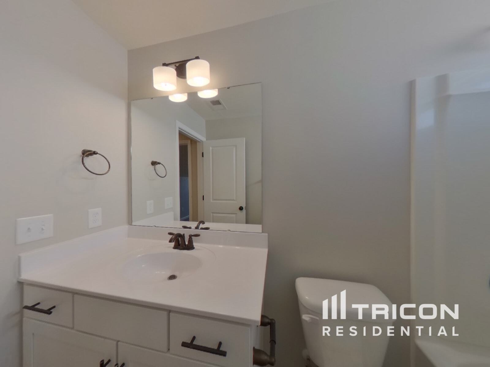 Building Photo - 715 Pollyanna Dr