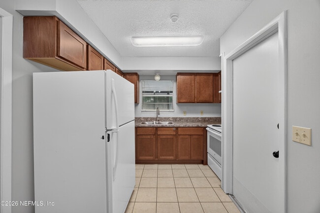 Building Photo - 12351 Condor Dr