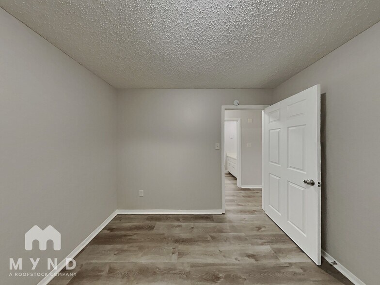 Building Photo - 4574 Summer Creek Cove