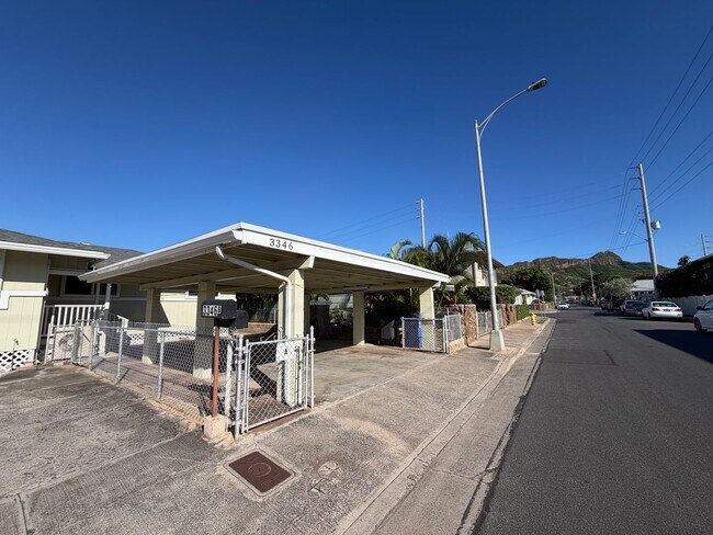 Building Photo - 3346 Kanaina Ave