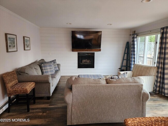 Building Photo - 416 Blodgett Ave