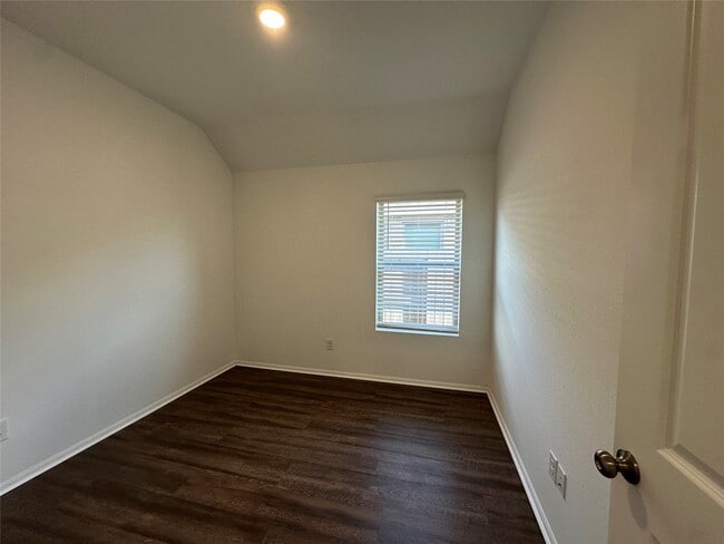 Building Photo - 5111 Winslow Grv Dr