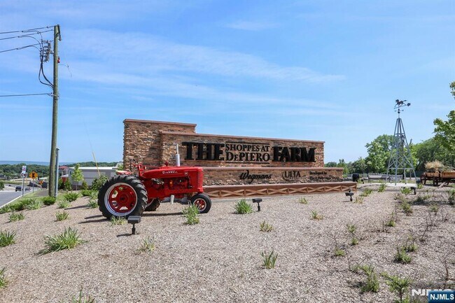 Building Photo - 13 Murray Rd