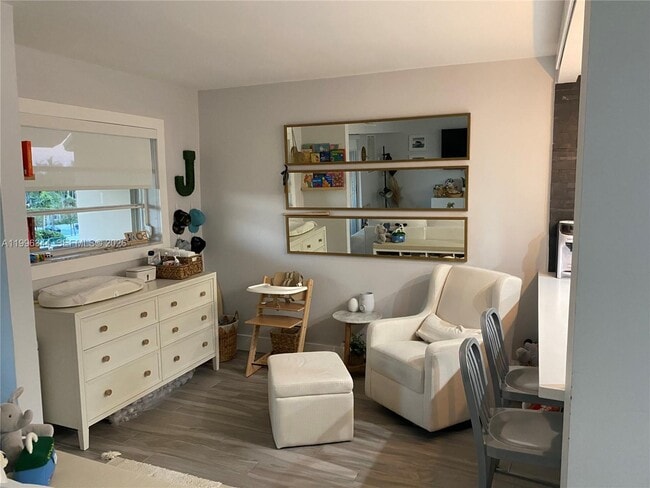 Building Photo - 2201 Brickell Ave