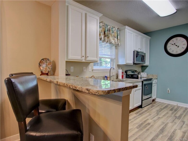 Building Photo - 4706 Twin Hickory Lake Dr