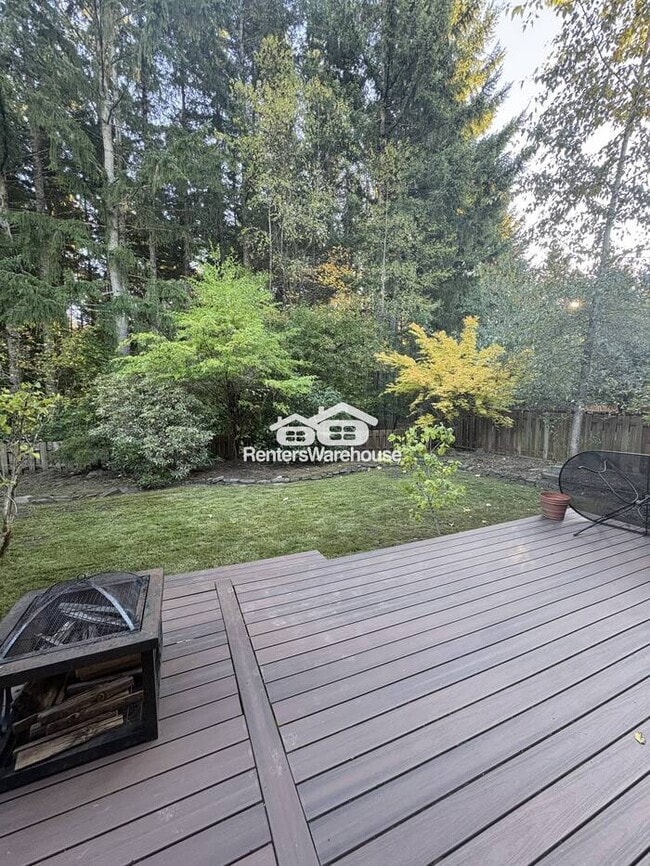 Building Photo - 4 Bedroom Maple Valley Home with a Bonus Room!