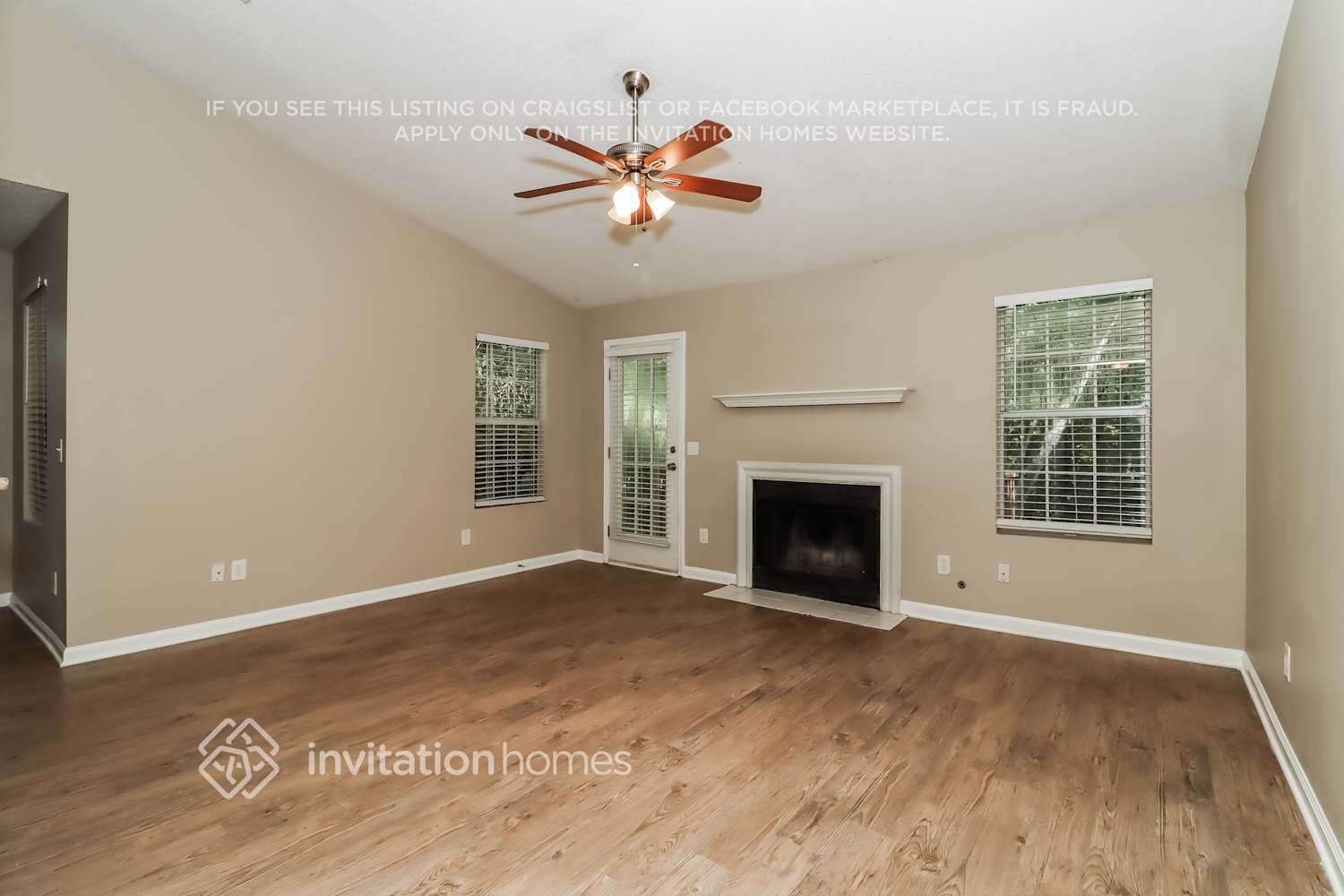 Building Photo - 1830 Killarney Dr SW