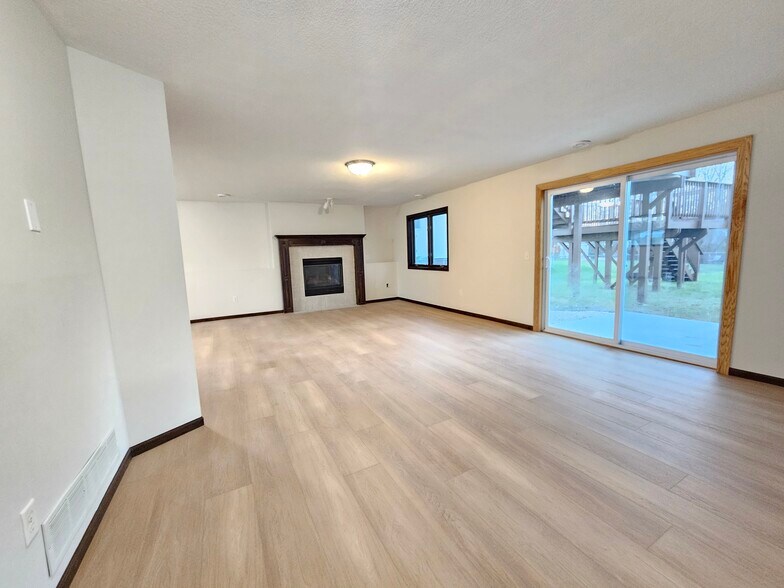 Building Photo - 10283 Karston Ave NE