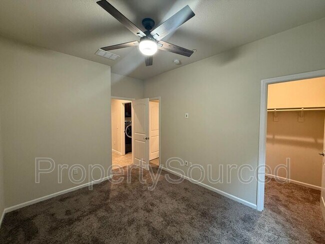 Building Photo - 3832 Lookout Dr