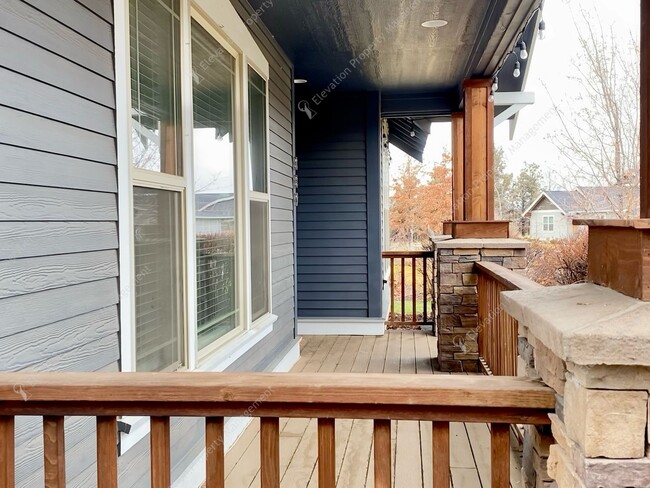 Building Photo - Designer 4BR- 2BA Home by Dry Canyon Park