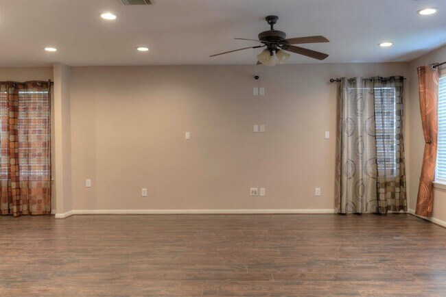 Building Photo - 18203 Fair Grange Ln