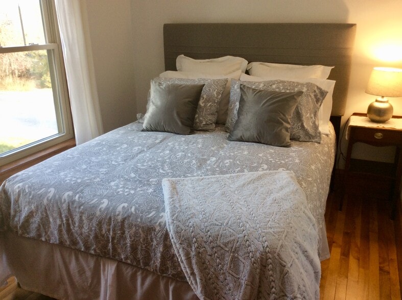 Second bedroom - 240 Fairview Street