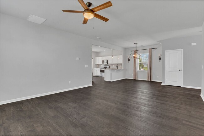 Building Photo - 1051 Lonergan Cir
