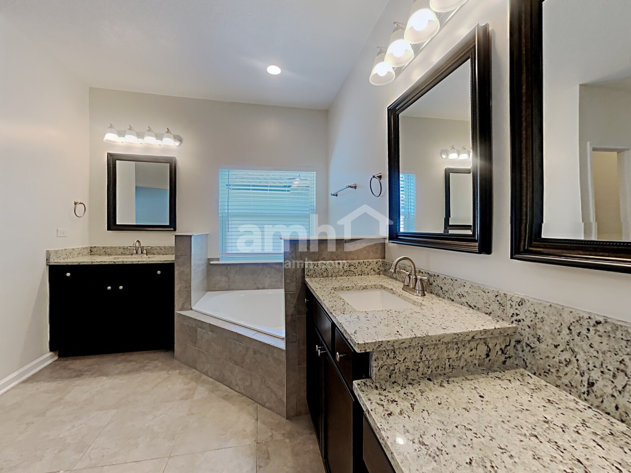 Building Photo - 85036 Furtherview Ct