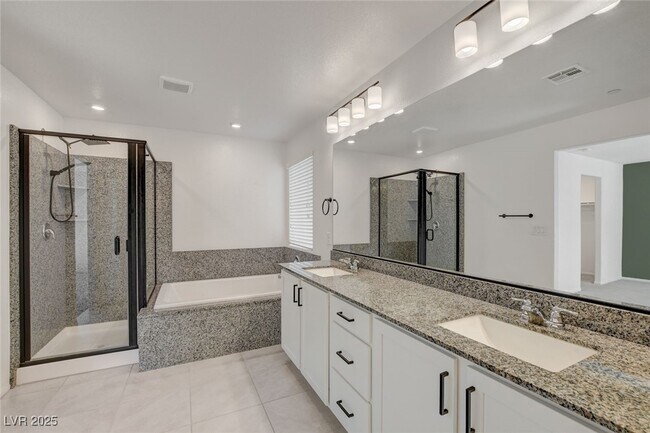 Building Photo - 1360 Cerulean Ave