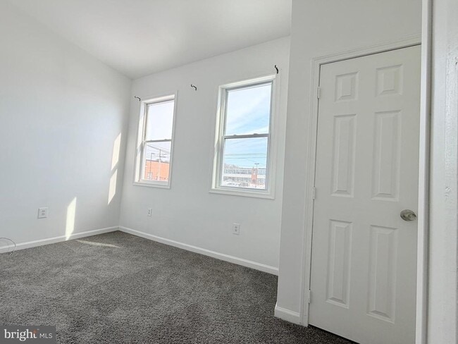 Building Photo - 1709 Trinidad Ave NE