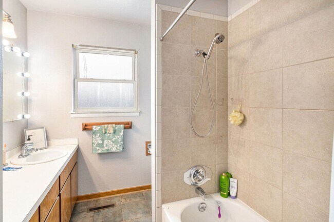 Building Photo - Beautiful 4-Bedroom Home in the P.O.E.T. Neighborhood - Available August 1, 2026!