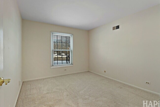 Building Photo - 591 Shorely Dr